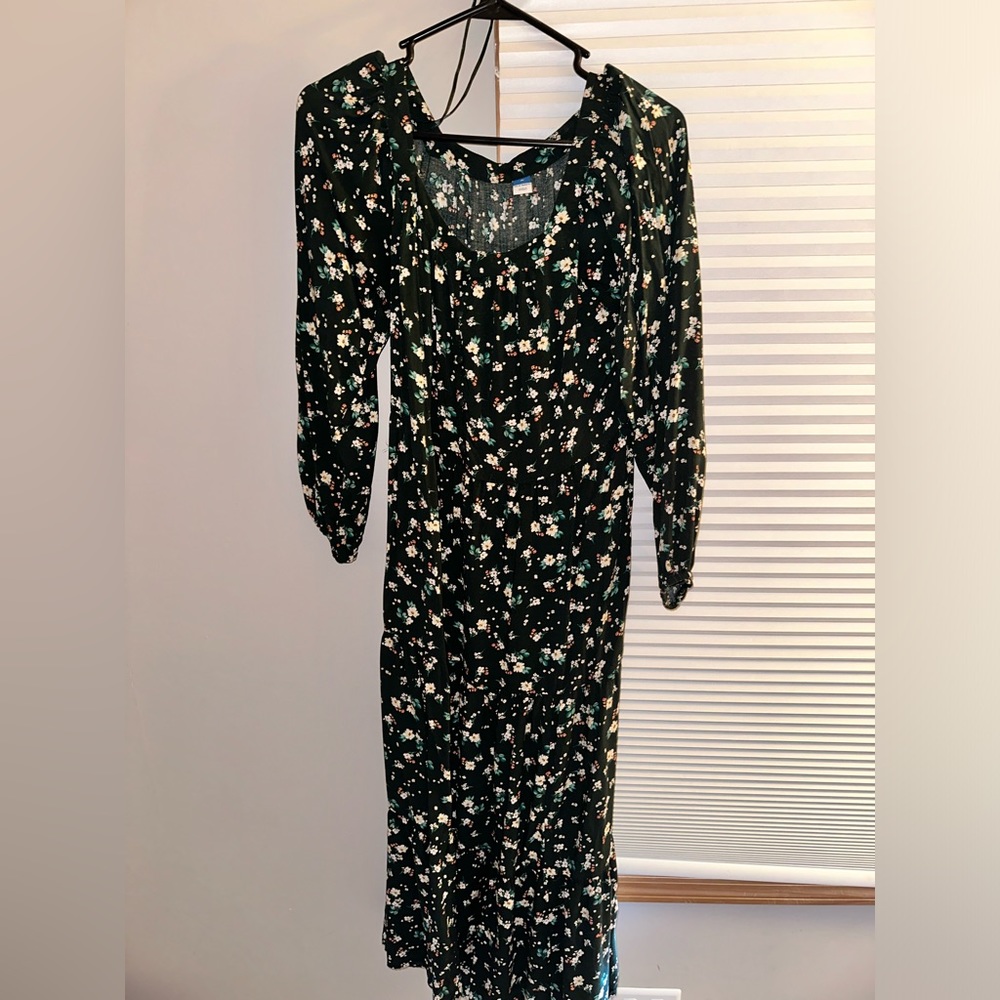 (send offers) 
Worn once green flower dress